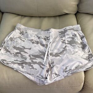 Athletic Works Gray Camo Women's Athletic Shorts